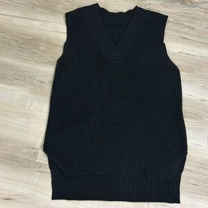 🍀Cute mens knit vest size S